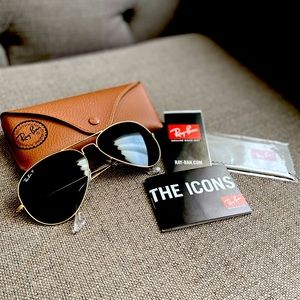 Ray Ban Aviators Polarized Black and Gold